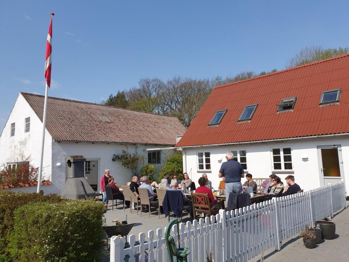 Feriestedet Skovly Klemensker エクステリア 写真